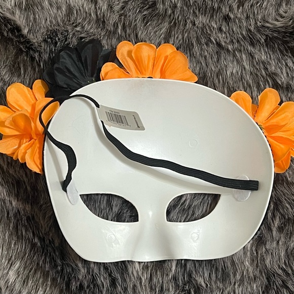 Day of the Dead Adult Plastic Face Mask!! - Picture 2 of 2